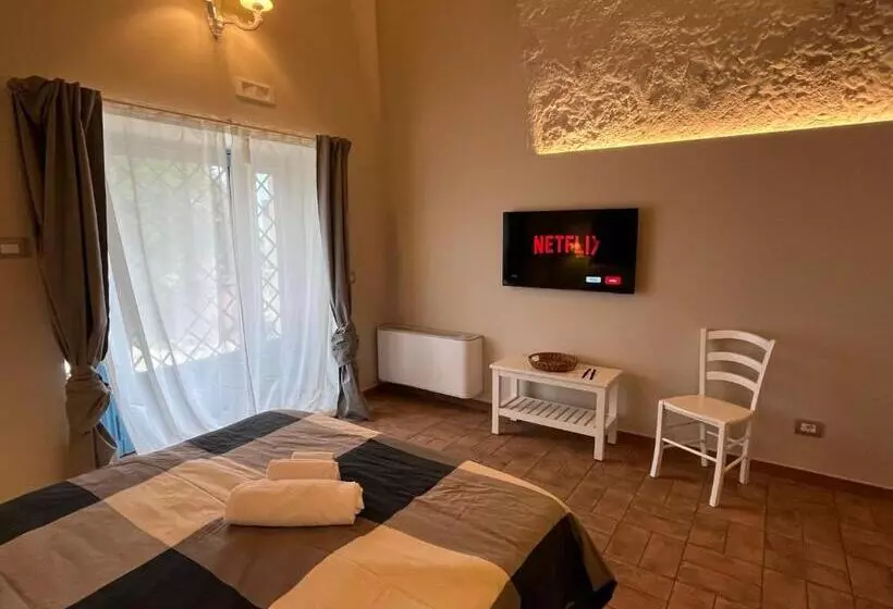 هتل Masseria Santacatrini
