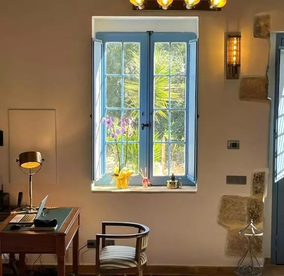 هتل Masseria Santacatrini