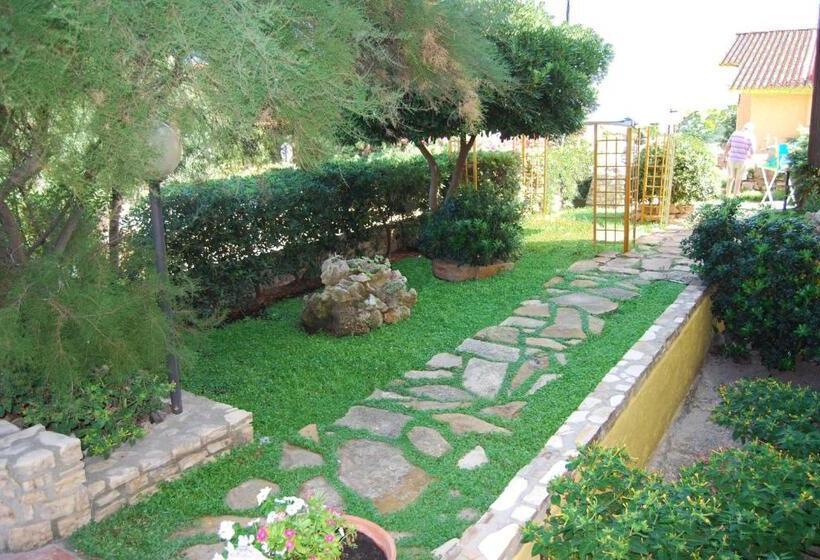 Пансион La Baia Apartments