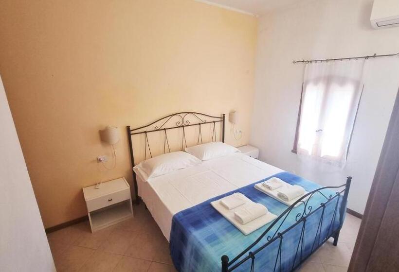 Пансион La Baia Apartments