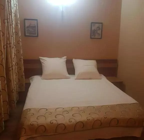پانسیون Vila Sura Razoare