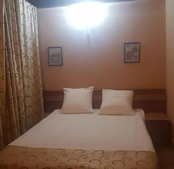 پانسیون Vila Sura Razoare