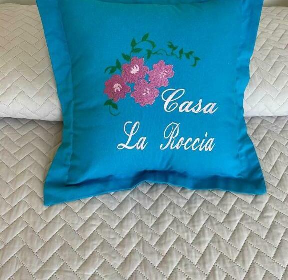 مبيت وإفطار Casa La Roccia