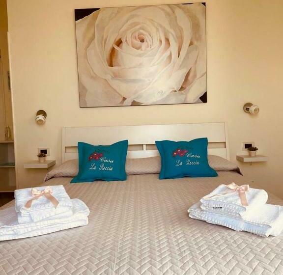 مبيت وإفطار Casa La Roccia