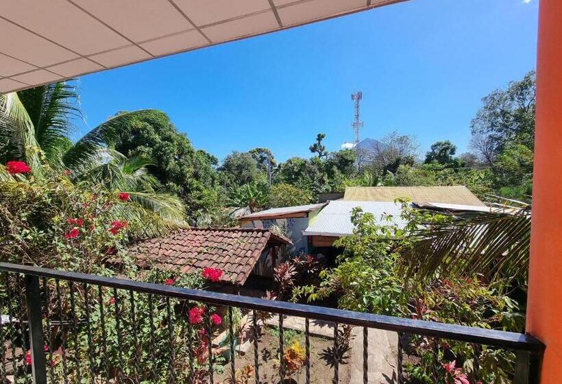 تختخواب و صبحانه Ometepe House