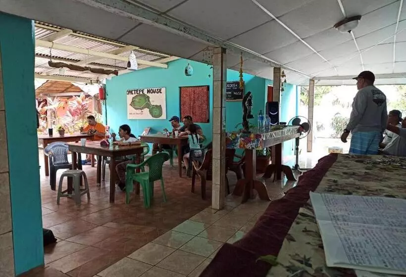 Aamiaismajoitus (B&B) Ometepe House