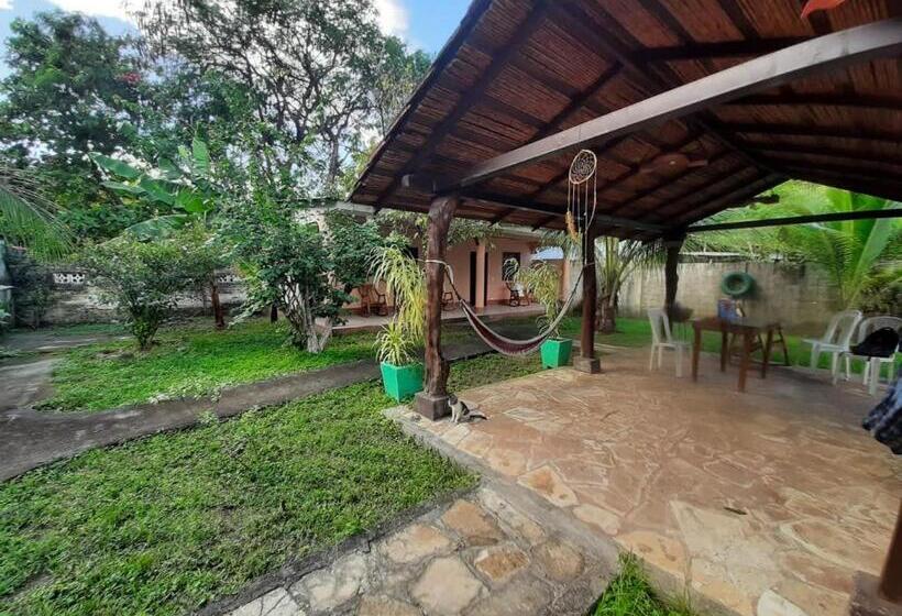 تختخواب و صبحانه Ometepe House