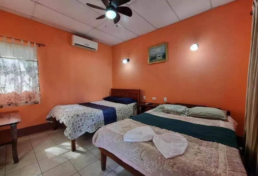 Aamiaismajoitus (B&B) Ometepe House