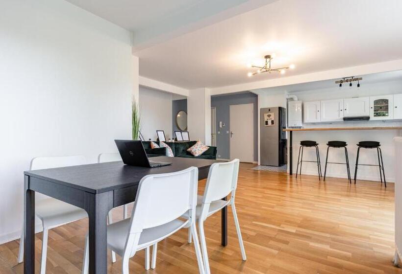 Design 3 Bedrooms Appartment, Near Champs Elysees