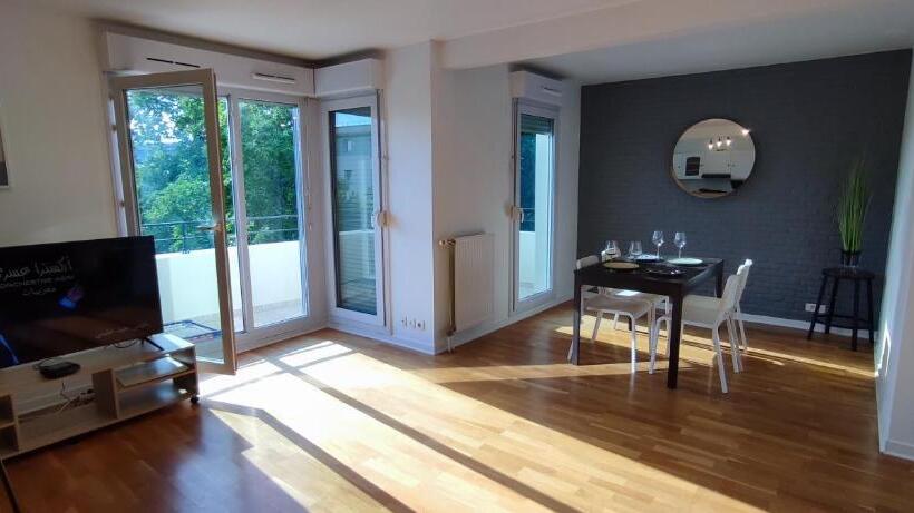 Design 3 Bedrooms Appartment, Near Champs Elysees