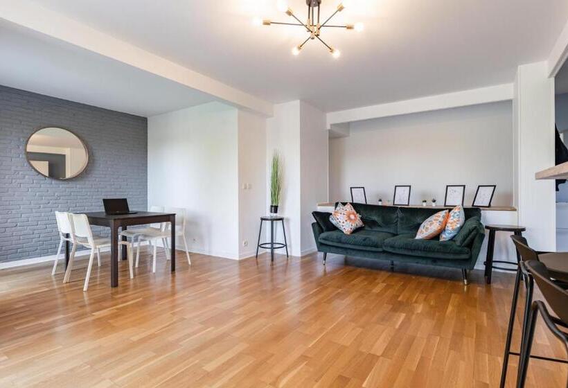 Design 3 Bedrooms Appartment, Near Champs Elysees
