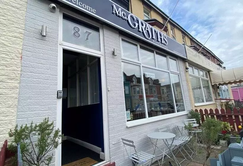 Hotelli Mcgraths Blackpool
