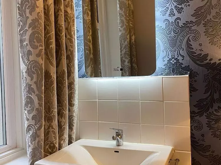 Hotelli Mcgraths Blackpool