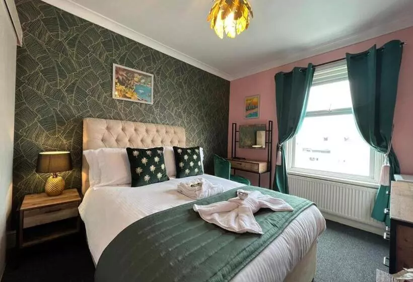 Hotelli Mcgraths Blackpool