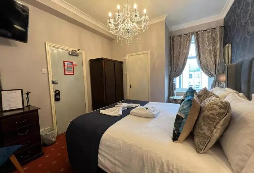 Hotelli Mcgraths Blackpool