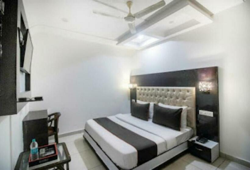 Fabhotel Madhuban Inn