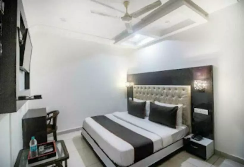 Fabhotel Madhuban Inn