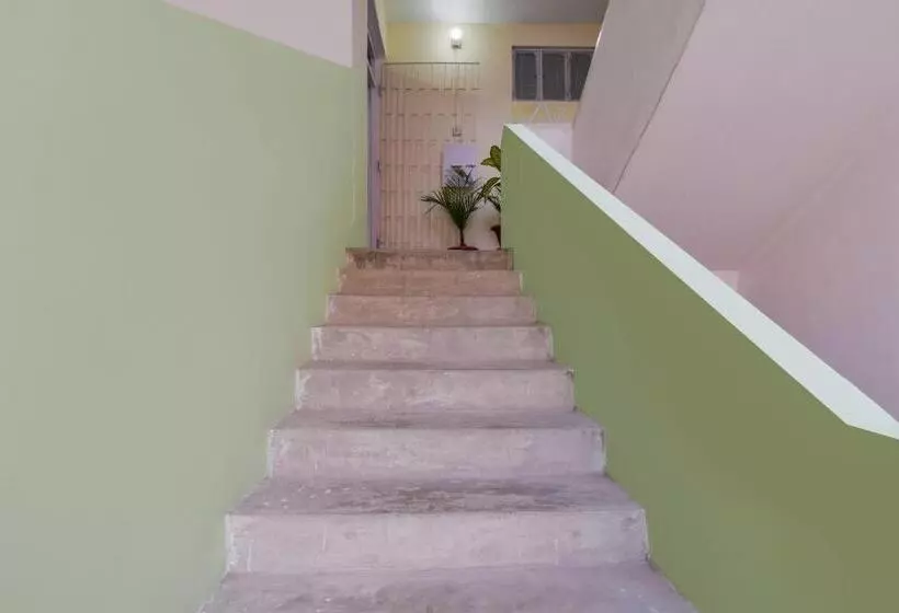 Hotelli Oyo 87217 Vibrant Inn