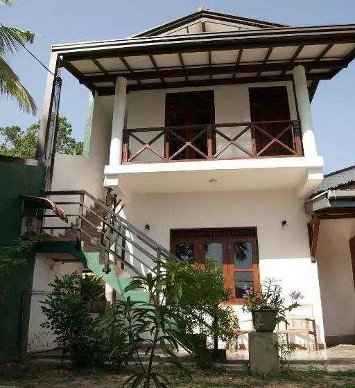 Hotelli Surf Nest Hiriketiya