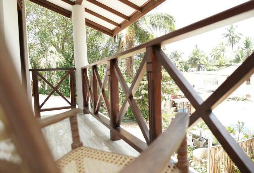 Hotel Surf Nest Hiriketiya