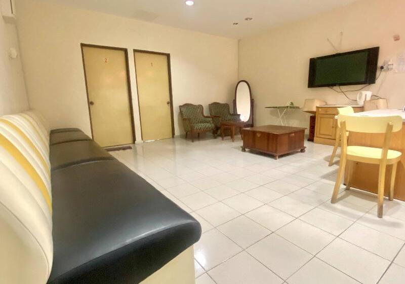 فندق Oyo Home 90381 Chaah Homestay 3