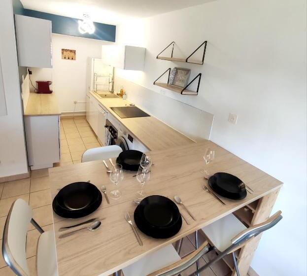 Le Dory Appartement Centre Ville Avec Terrasse, Parking & Wifi