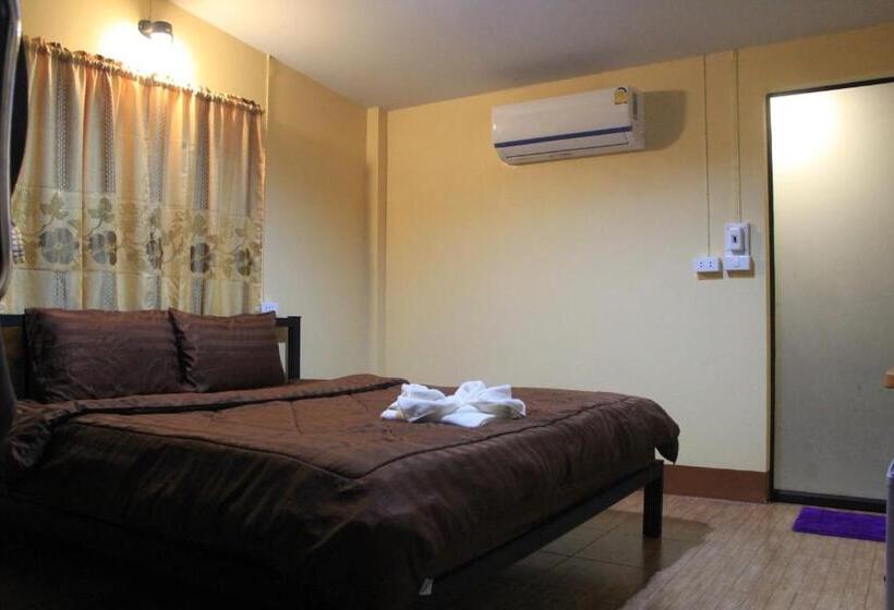 פנסיון เฮือนกว่าง