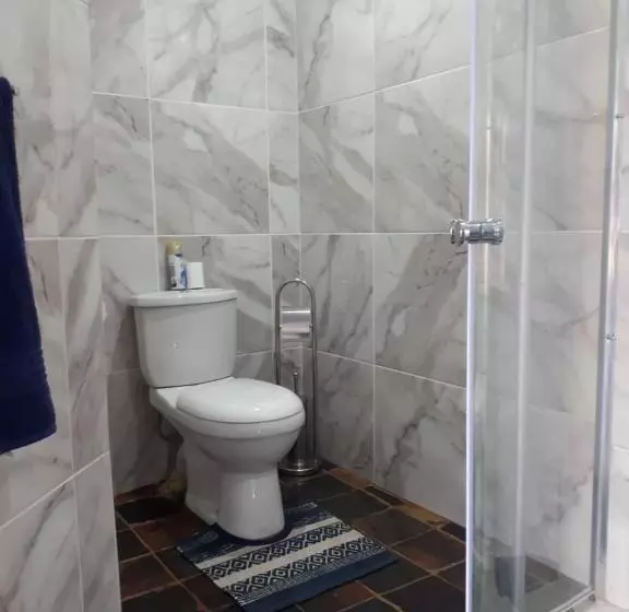 پانسیون 13th Avenue Guesthouse Benoni