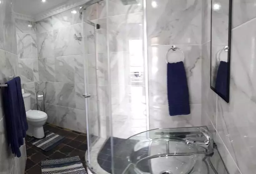 پانسیون 13th Avenue Guesthouse Benoni
