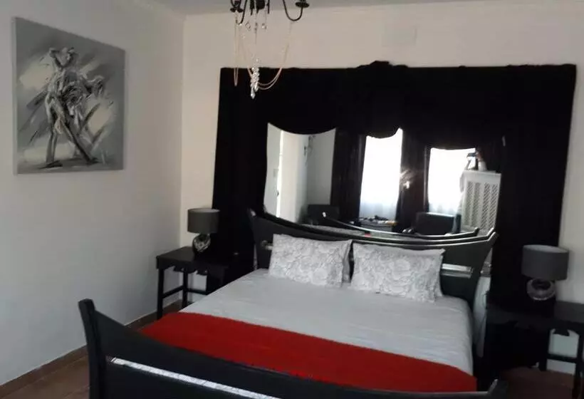 پانسیون 13th Avenue Guesthouse Benoni