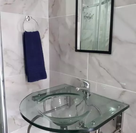 پانسیون 13th Avenue Guesthouse Benoni
