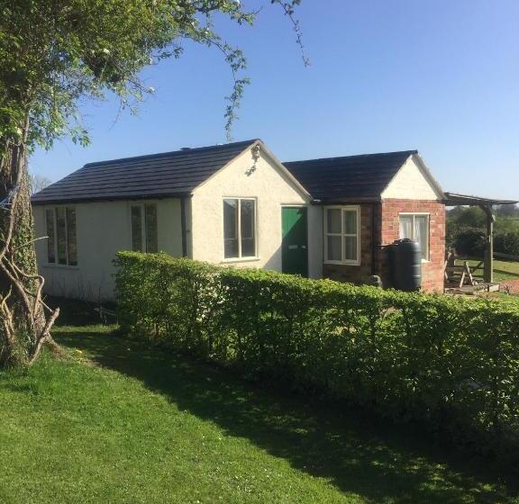 The Gin Palace With Cozy Logburner