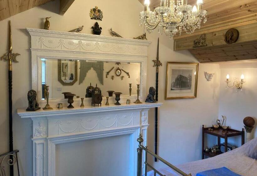 The Gin Palace With Cozy Logburner