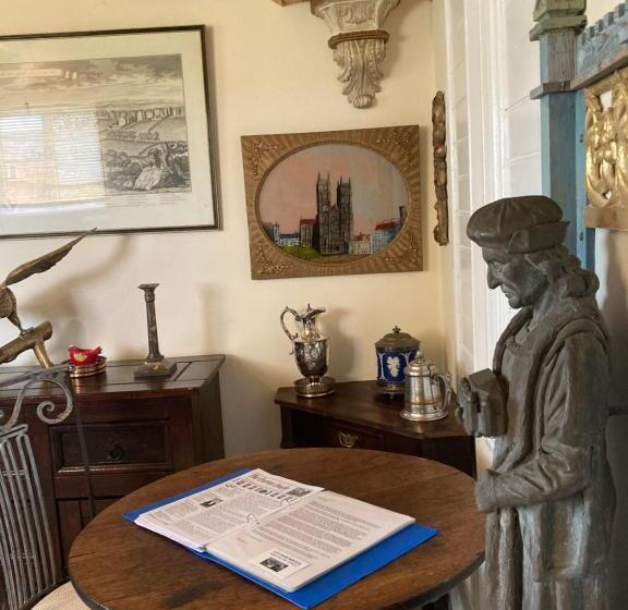 The Gin Palace With Cozy Logburner