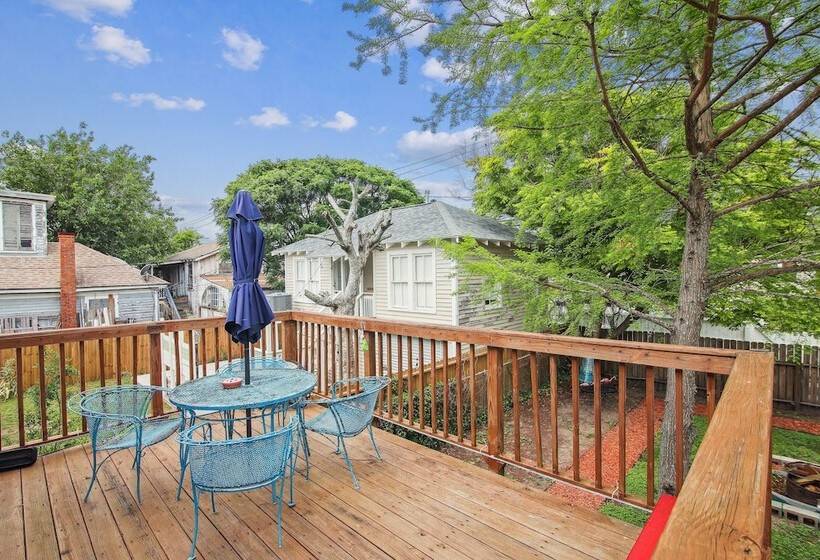 A Bended Oak Bungalow