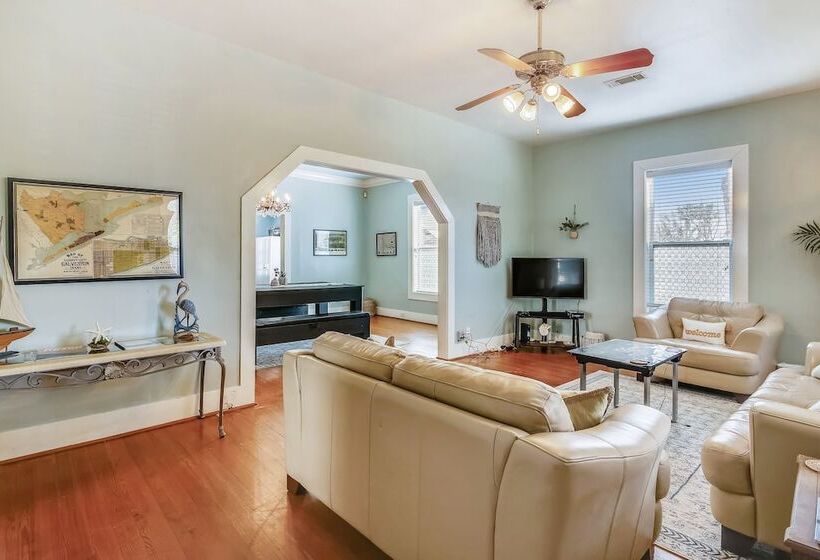 A Bended Oak Bungalow