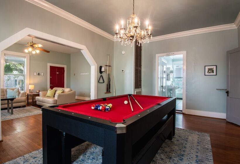 A Bended Oak Bungalow