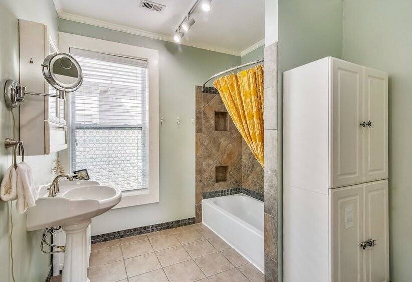 A Bended Oak Bungalow