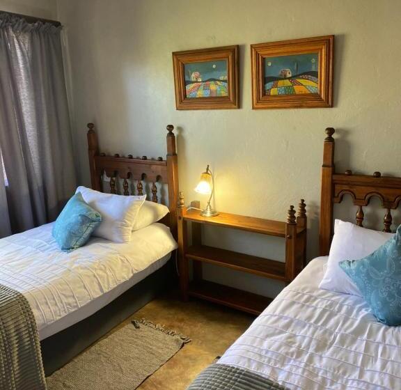 Hekpoort Rorymi Guest Farm