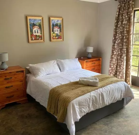 Hekpoort Rorymi Guest Farm