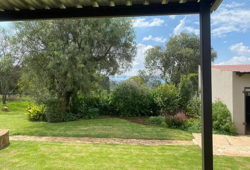 Hekpoort Rorymi Guest Farm