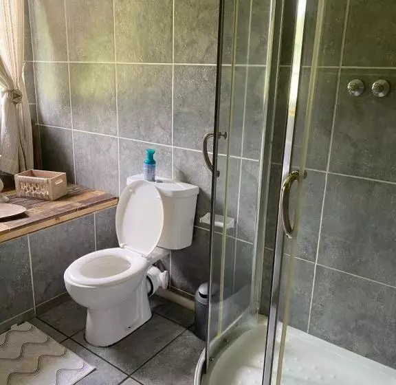 Hekpoort Rorymi Guest Farm