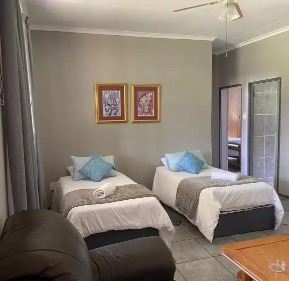 Hekpoort Rorymi Guest Farm