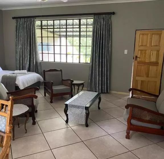 Hekpoort Rorymi Guest Farm