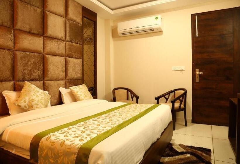 Hotel Kush Ganga 50 Meter From Har Ki Pauri, Haridwar