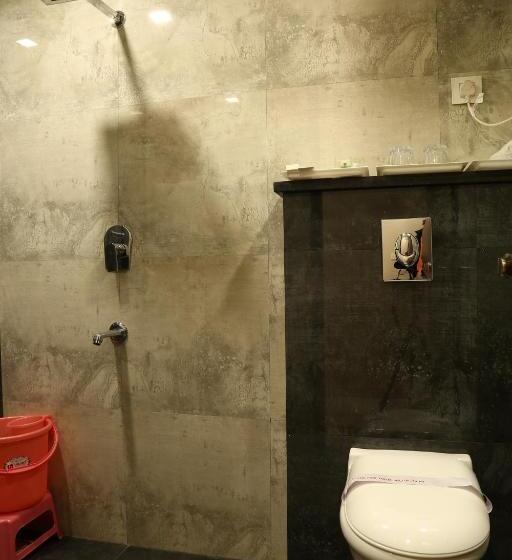 Hotel Kush Ganga 50 Meter From Har Ki Pauri, Haridwar