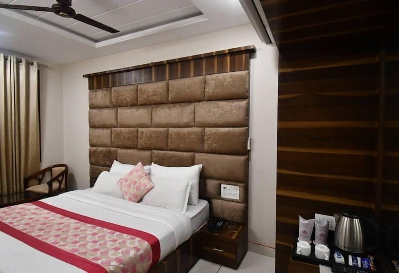 Hotel Kush Ganga 50 Meter From Har Ki Pauri, Haridwar