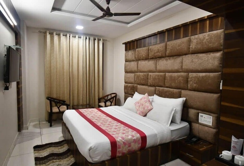 Hotel Kush Ganga 50 Meter From Har Ki Pauri, Haridwar