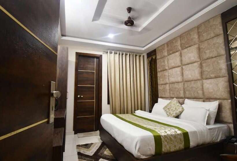 Hotel Kush Ganga 50 Meter From Har Ki Pauri, Haridwar