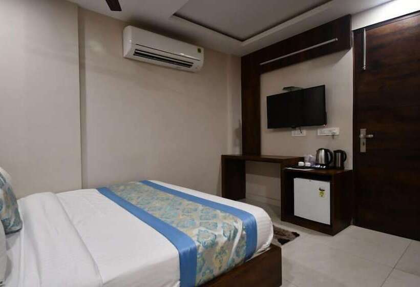 Hotel Kush Ganga 50 Meter From Har Ki Pauri, Haridwar